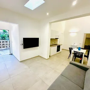 Casa Giarlo , Lecce Italia
